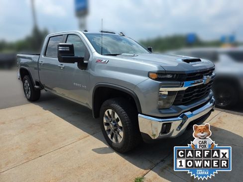 Used 2024 Chevrolet Silverado 2500 LT w/ All Star Edition AWD/4WD image 3