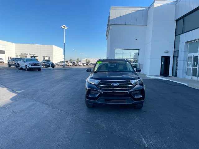 Used 2022 Ford Explorer XLT AWD/4WD image 7