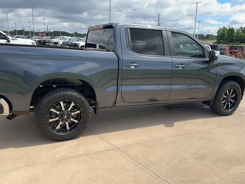 Used 2022 Chevrolet Silverado 1500 LT RWD image 9