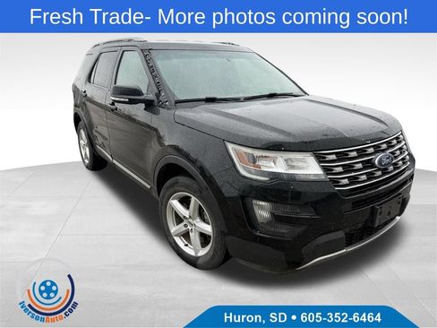 Used 2016 Ford Explorer XLT w/ Equipment Group 202A AWD/4WD image 1