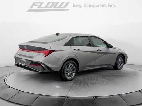 New 2026 Hyundai Elantra Blue image 7