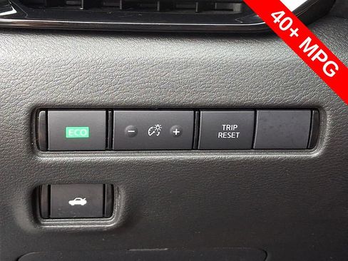 Used 2024 Nissan Sentra SV FWD image 23