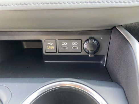 Used 2025 Toyota Highlander XLE AWD/4WD image 27
