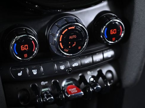 Certified 2022 MINI Cooper 4-Door Hardtop image 18