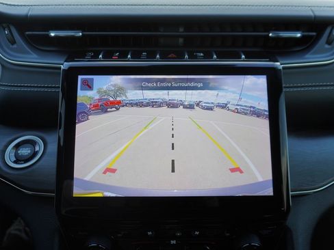 Used 2023 Jeep Grand Cherokee Overland w/ Luxury Tech Group IV AWD/4WD image 14