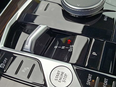 Certified 2024 BMW X5 xDrive40i w/ Premium Package image 16