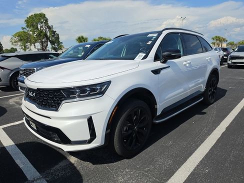Used 2023 Kia Sorento SX AWD/4WD image 3