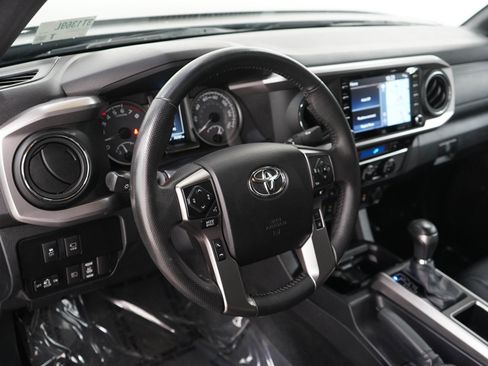 Used 2022 Toyota Tacoma Limited AWD/4WD image 20