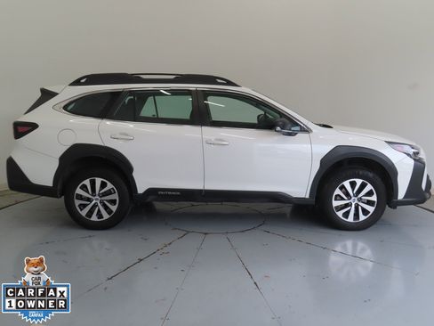 Used 2024 Subaru Outback AWD/4WD image 2
