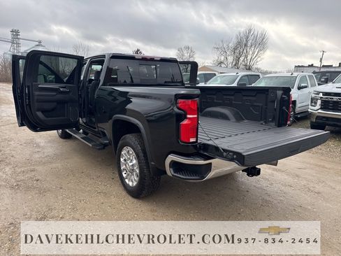 Used 2025 Chevrolet Silverado 2500 LTZ w/ LTZ Plus Package image 33