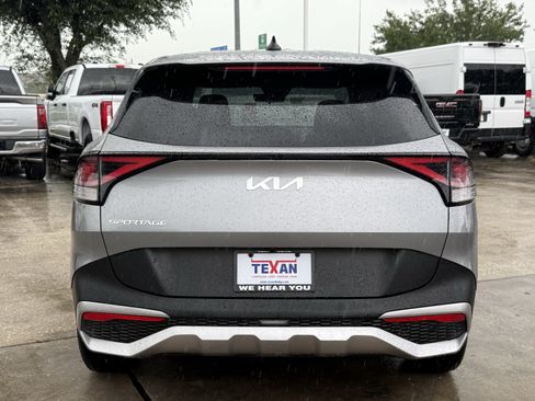 Used 2024 Kia Sportage LX FWD image 6