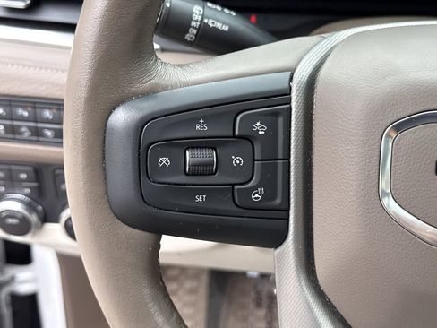 Used 2022 GMC Yukon Denali image 15