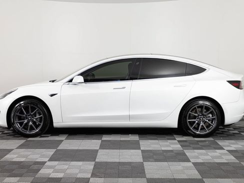 Used 2020 Tesla Model 3 Standard Range RWD image 3