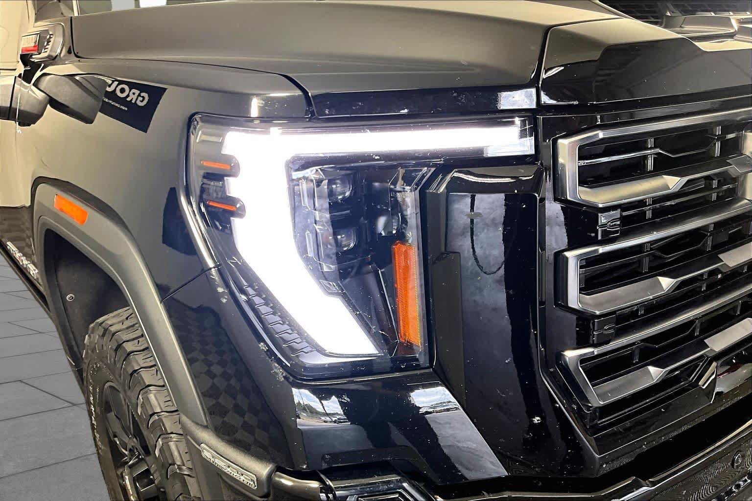 Used 2025 GMC Sierra 3500 AT4 w/ AT4 Premium Plus Package AWD/4WD image 26