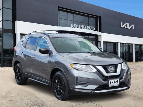Used 2017 Nissan Rogue SV w/ Midnight Edition FWD image 3