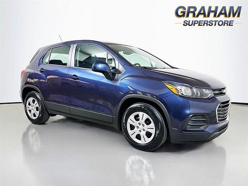 Used 2019 Chevrolet Trax LS image 1