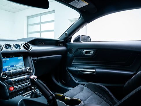 Used 2017 Ford Mustang Shelby GT350 w/ Electronics Package RWD image 9