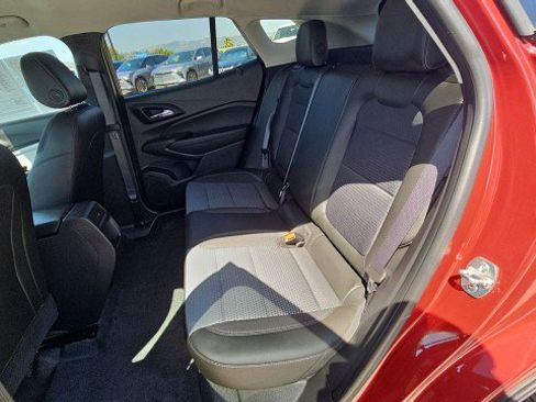Used 2025 Chevrolet Trax LT w/ Driver Confidence Package FWD image 25
