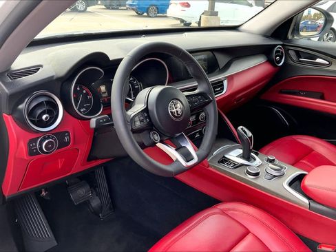 Used 2021 Alfa Romeo Stelvio Ti w/ Nero Edizione image 17