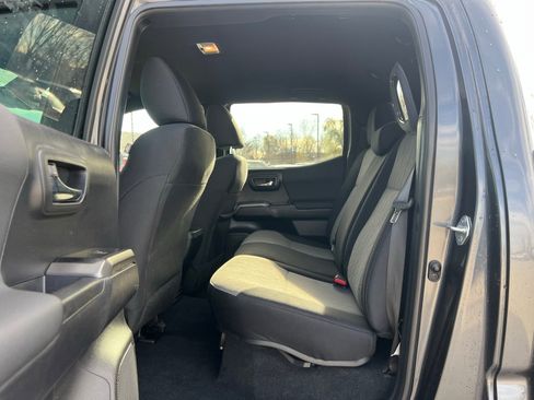 Used 2023 Toyota Tacoma TRD Off-Road image 17
