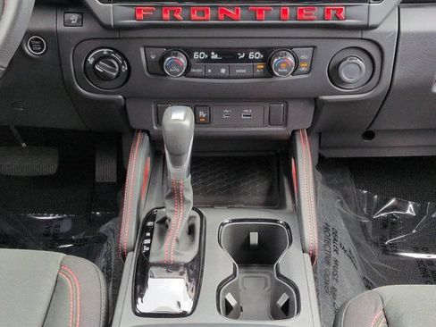 Used 2025 Nissan Frontier PRO-4X AWD/4WD image 18