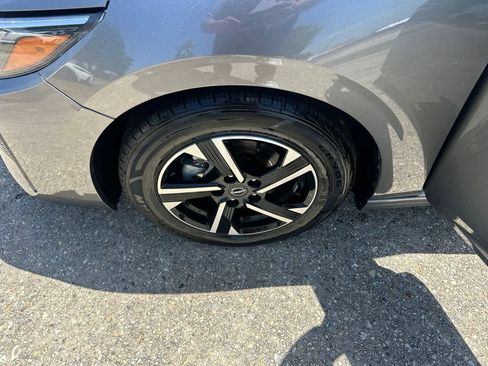 Used 2024 Nissan Sentra SV FWD image 17