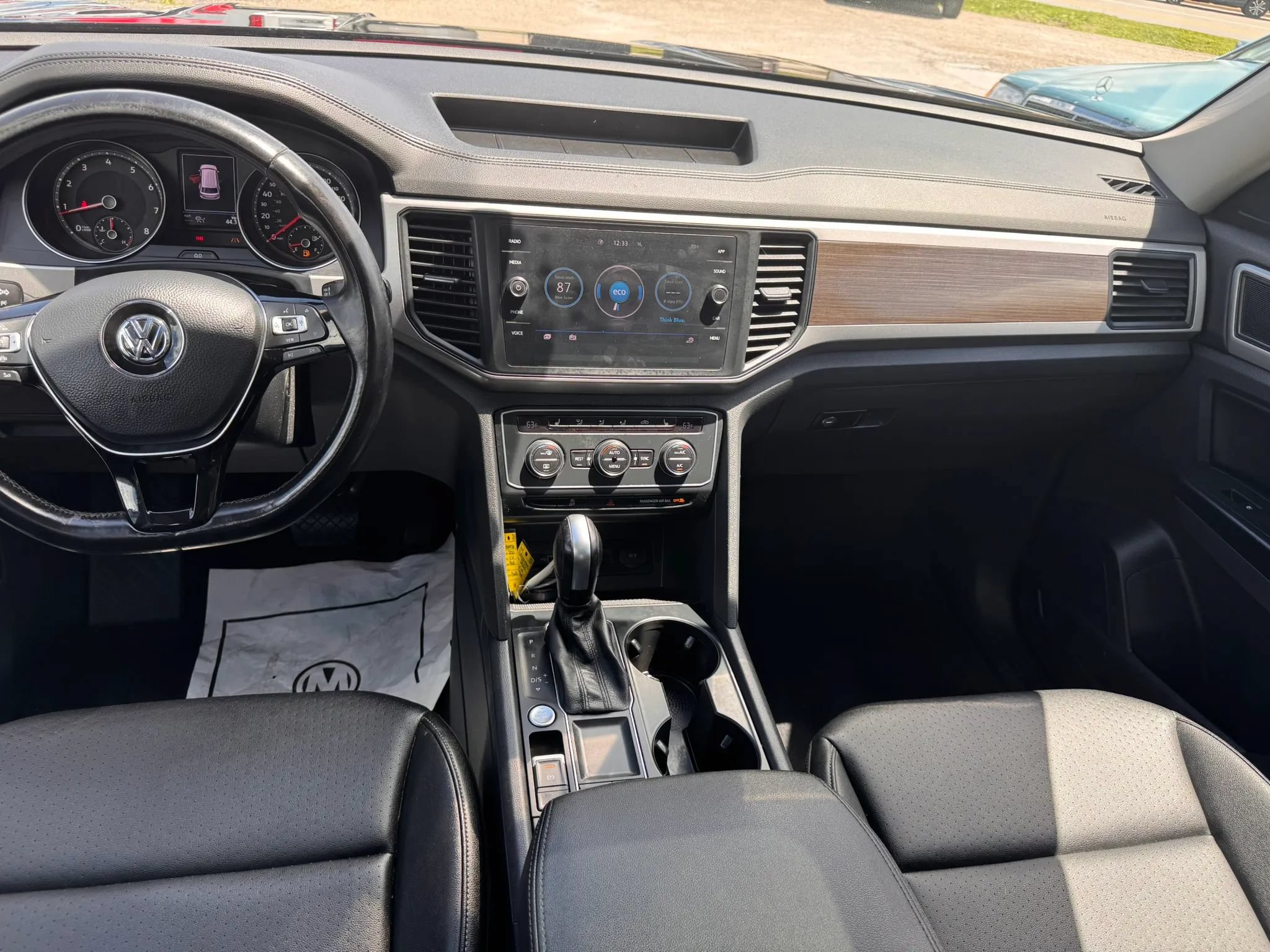 Used 2020 Volkswagen Atlas SE w/ Panoramic Sunroof Package FWD image 19
