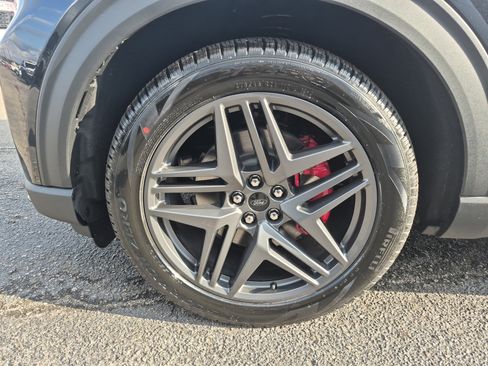 New 2026 Ford Explorer ST w/ Sun And Sound Package image 8