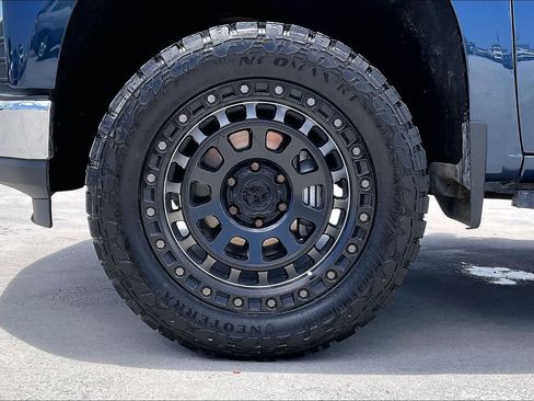 Used 2022 Chevrolet Silverado 1500 LT w/ Convenience Package II RWD image 8