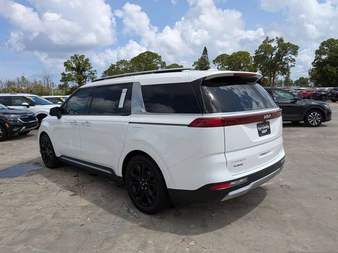 Certified 2024 Kia Carnival SX Prestige FWD image 6