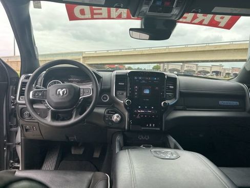 Used 2025 RAM 1500 Laramie AWD/4WD image 36