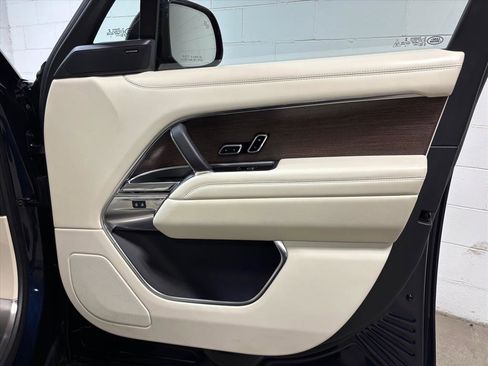Used 2023 Land Rover Range Rover SE image 34