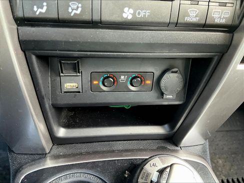 Used 2021 Toyota 4Runner Limited AWD/4WD image 16