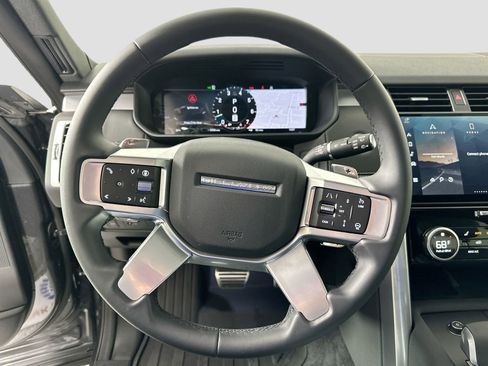 Certified 2025 Land Rover Discovery Dynamic SE image 14