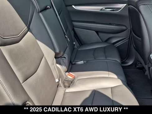 Used 2025 Cadillac XT6 Luxury AWD/4WD image 25