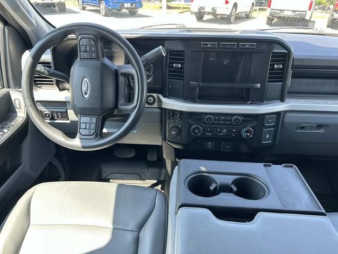 Used 2024 Ford F550 4x4 Crew Cab Super Duty image 17