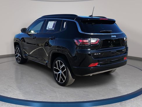 Used 2024 Jeep Compass Limited w/ Elite Group AWD/4WD image 7