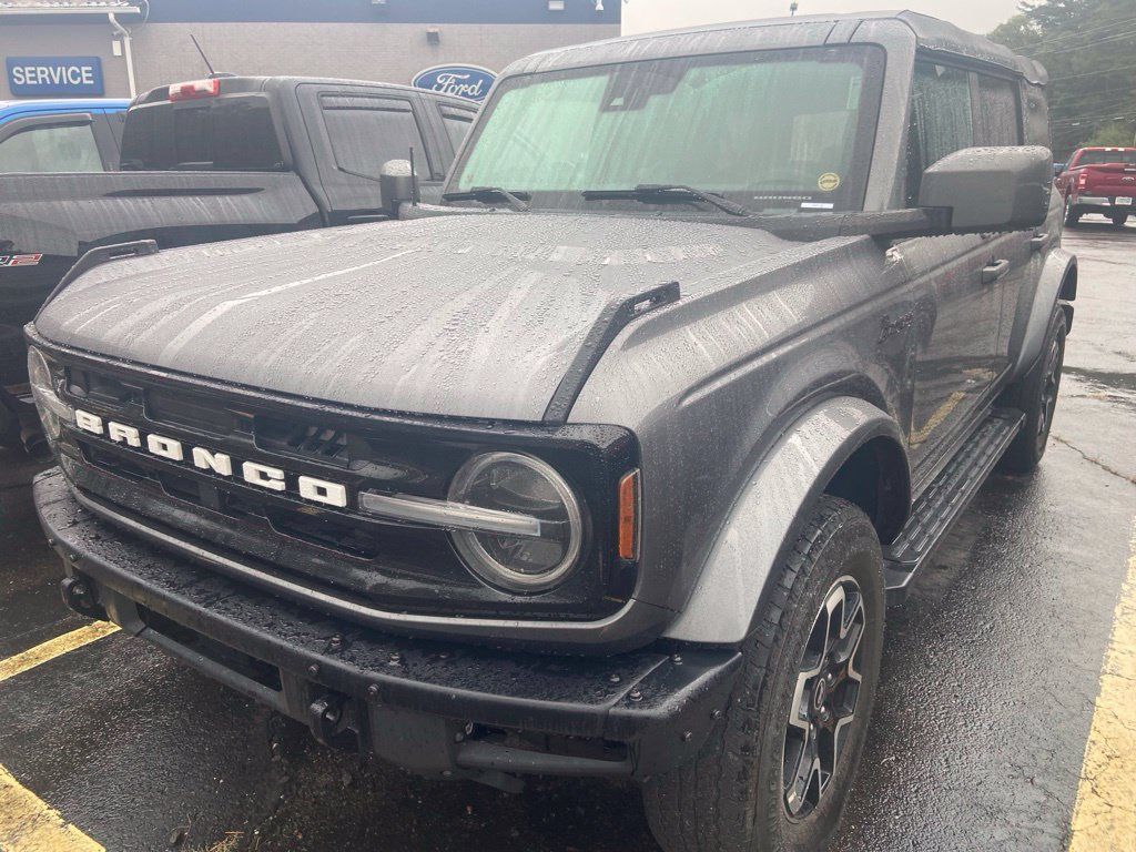 Used 2023 Ford Bronco Outer Banks AWD/4WD image 1