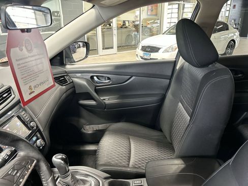 Certified 2020 Nissan Rogue SV AWD/4WD image 3