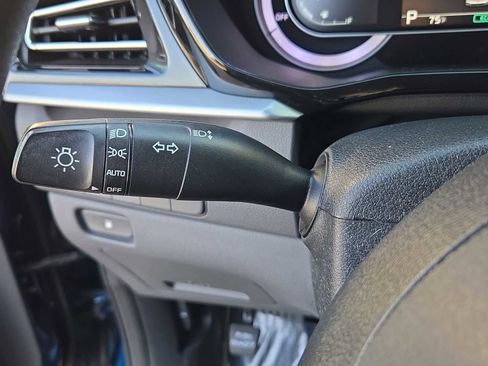 Used 2021 Kia Niro LX image 25