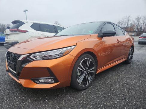 Used 2022 Nissan Sentra SR image 2