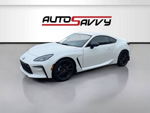 Used 2025 Toyota GR86 Premium RWD image 3