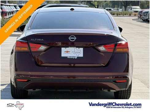 Used 2025 Nissan Altima 2.5 SV FWD image 5