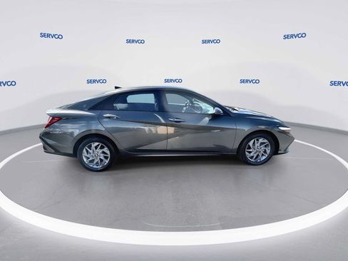 Used 2024 Hyundai Elantra SEL FWD image 9