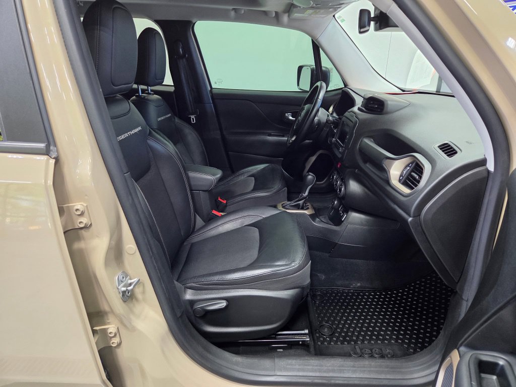 Used 2017 Jeep Renegade Trailhawk AWD/4WD image 19