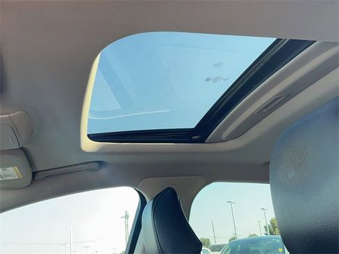 Used 2020 Ford Fusion SEL image 19