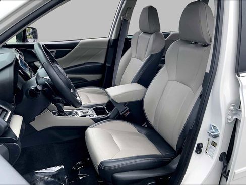 Certified 2023 Subaru Forester Limited AWD/4WD image 9