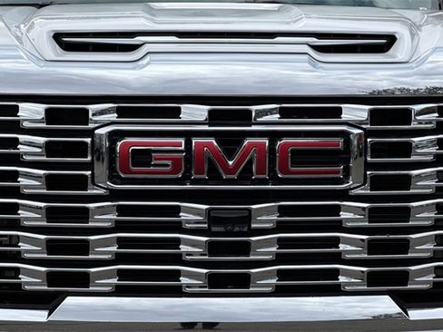 Used 2025 GMC Sierra 3500 Denali image 49