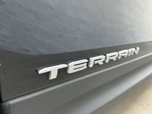 Used 2024 GMC Terrain SLE AWD/4WD image 11