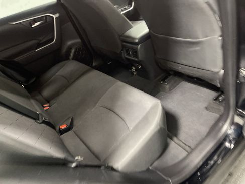 Used 2021 Toyota RAV4 XLE image 22